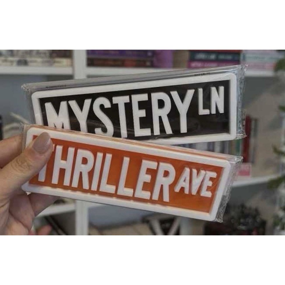 Think Plastic Plaque Thriller Ave & Mystery Ln, Bookshelf Signs Lot Of 2 - NEW